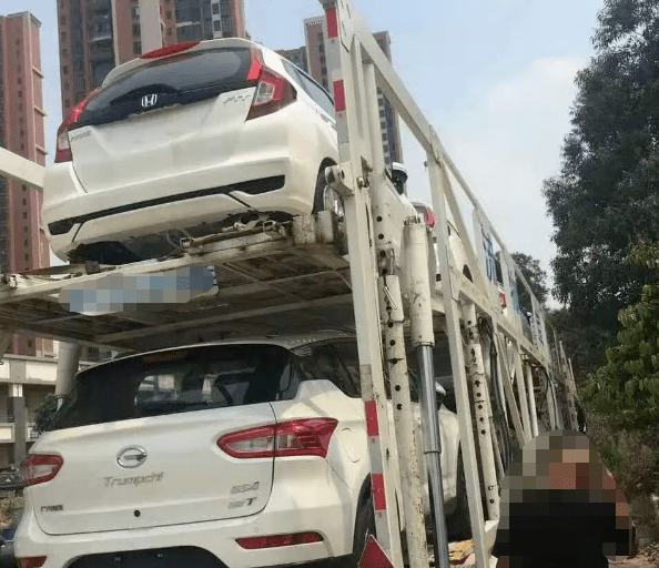 大型的托運(yùn)車子公司應(yīng)該為大家提供怎樣的服務(wù)？-鑫邦運(yùn)車