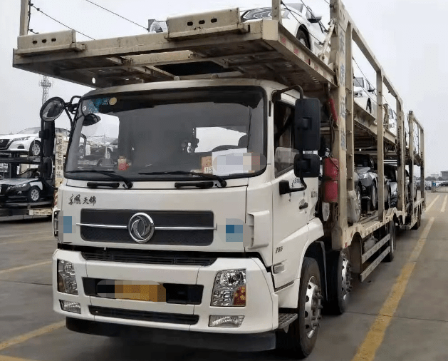 烏魯木齊托運(yùn)車到四川多少錢-鑫邦運(yùn)車